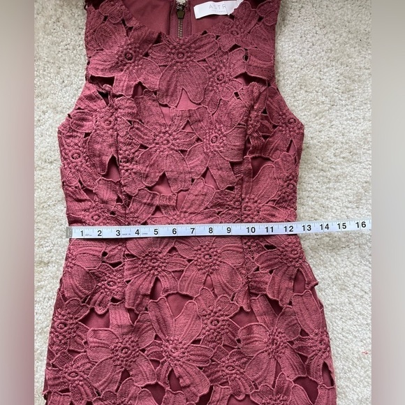 ASTR The Label Floral Overlay Sleeveless Sheath Dress‎ in Blush Pink/Woodrose - Picture 9 of 9